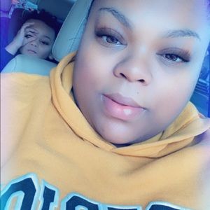 Meet your Posher, Kadesha